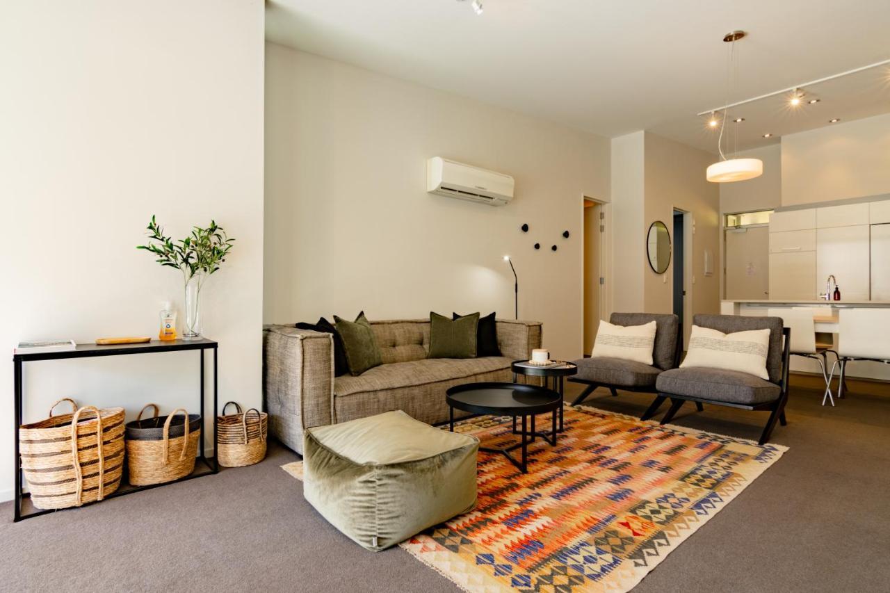 Stylish Haven Luxury Interiors In Prime Location Apartment Queenstown Bagian luar foto
