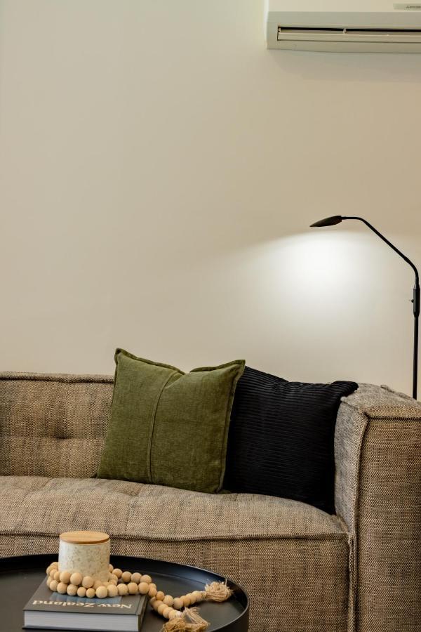 Stylish Haven Luxury Interiors In Prime Location Apartment Queenstown Bagian luar foto