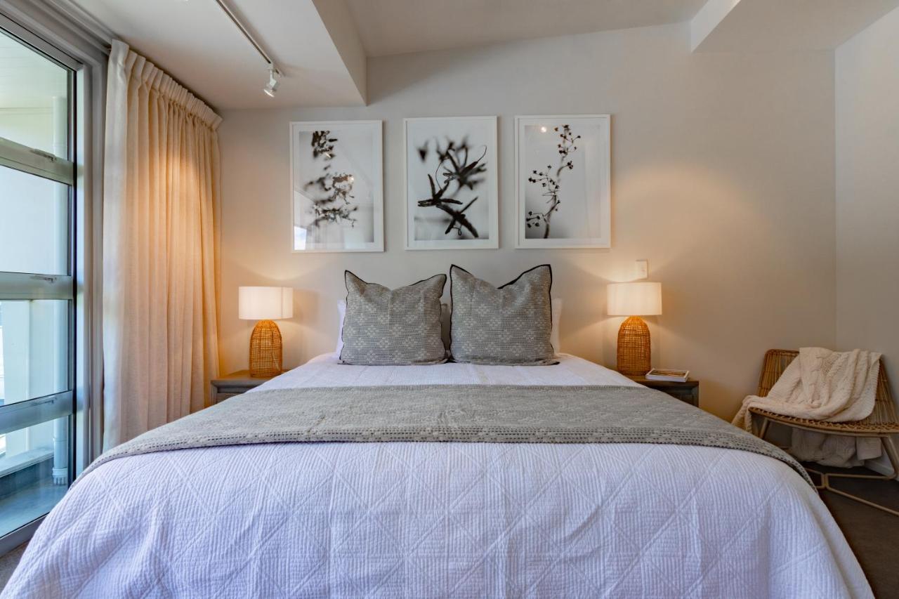 Stylish Haven Luxury Interiors In Prime Location Apartment Queenstown Bagian luar foto