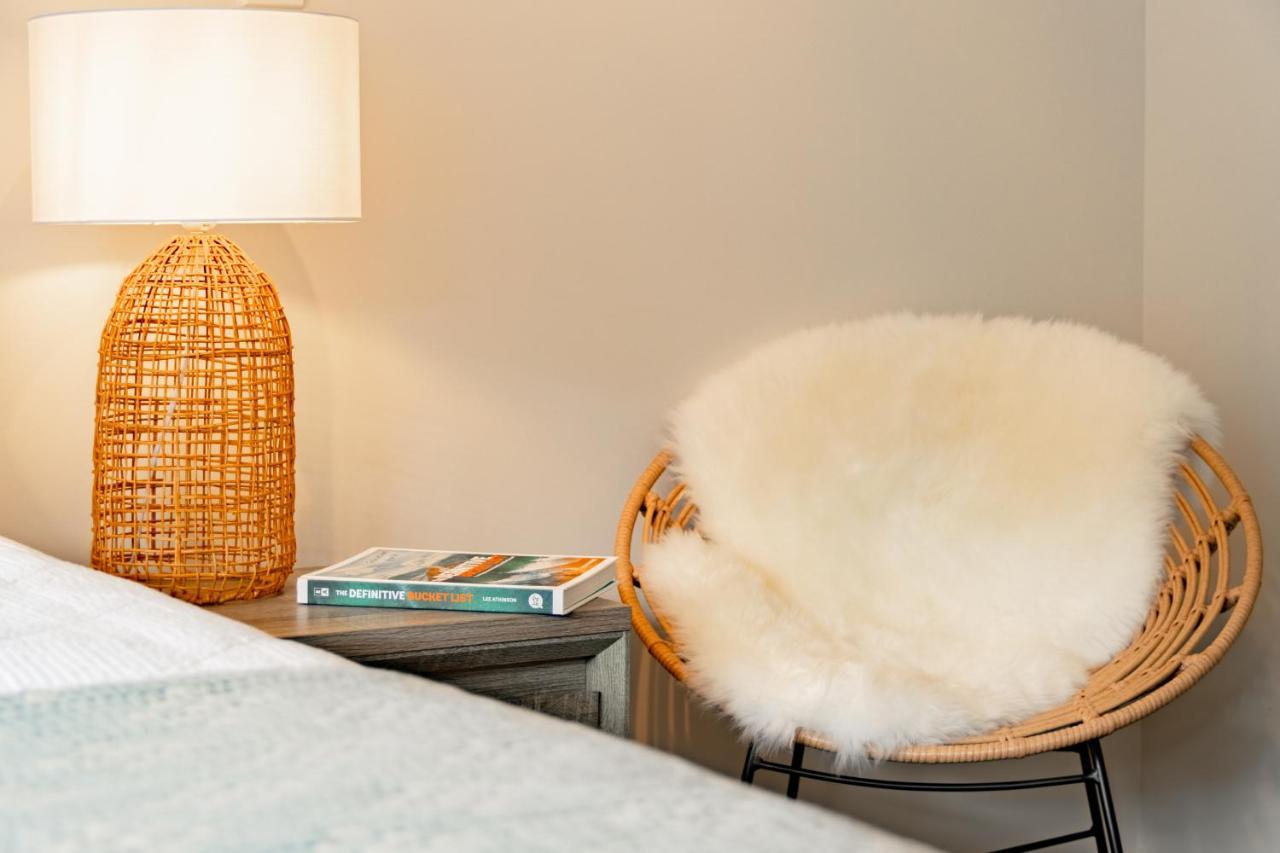 Stylish Haven Luxury Interiors In Prime Location Apartment Queenstown Bagian luar foto