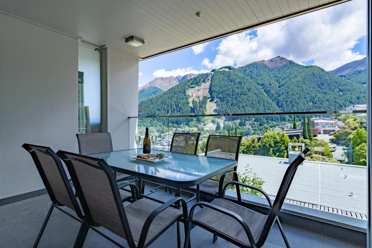 Stylish Haven Luxury Interiors In Prime Location Apartment Queenstown Bagian luar foto