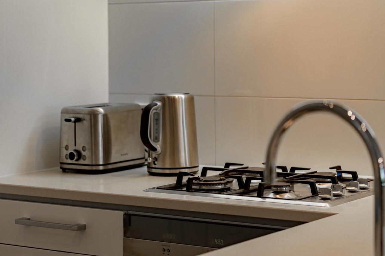 Stylish Haven Luxury Interiors In Prime Location Apartment Queenstown Bagian luar foto