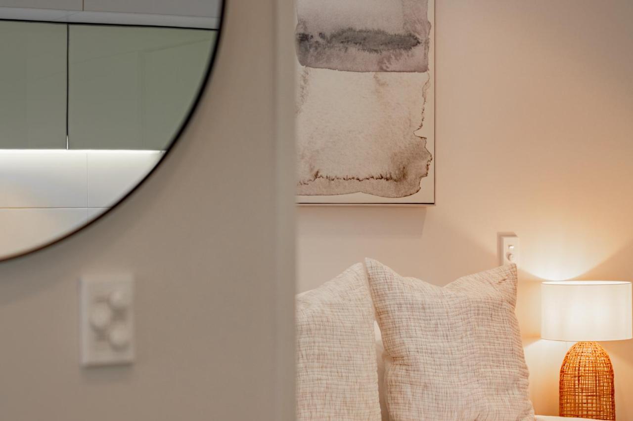 Stylish Haven Luxury Interiors In Prime Location Apartment Queenstown Bagian luar foto