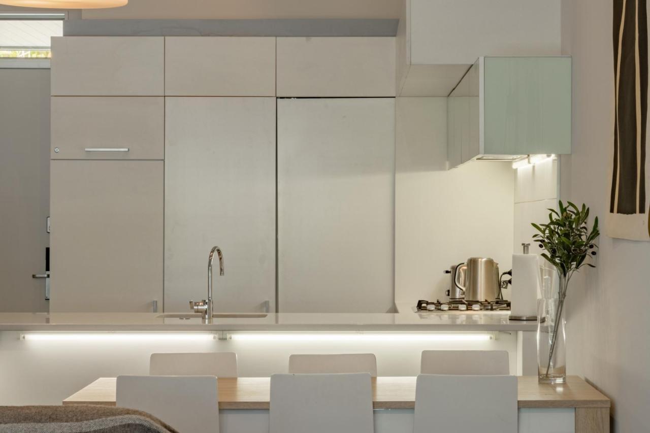 Stylish Haven Luxury Interiors In Prime Location Apartment Queenstown Bagian luar foto