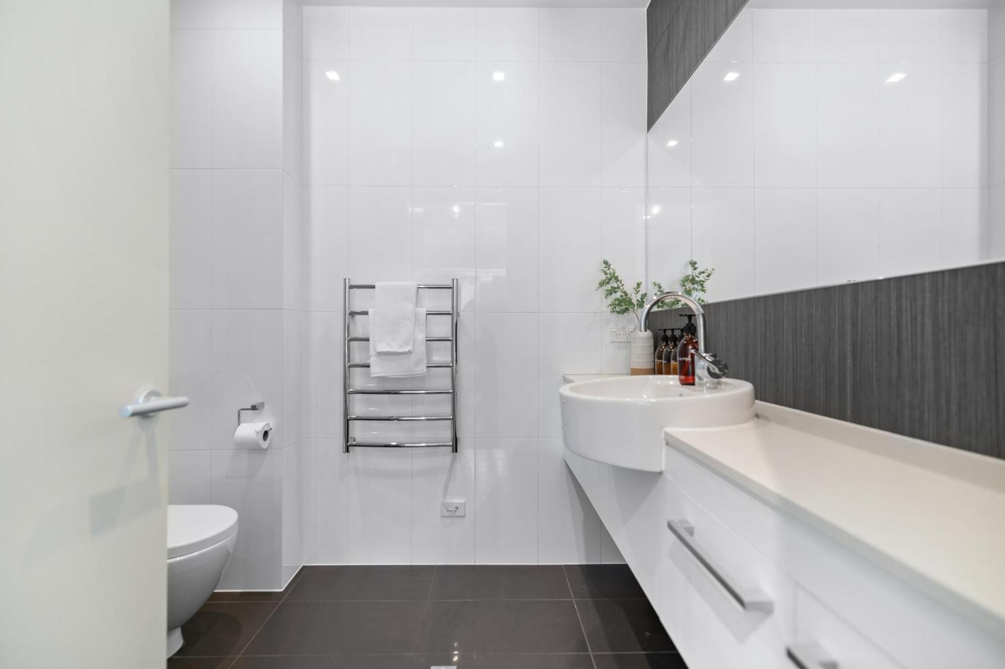 Stylish Haven Luxury Interiors In Prime Location Apartment Queenstown Bagian luar foto