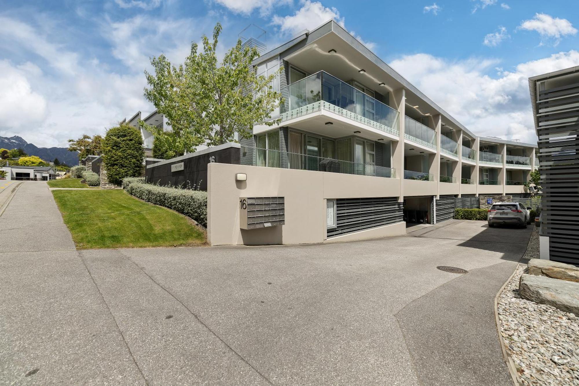 Stylish Haven Luxury Interiors In Prime Location Apartment Queenstown Bagian luar foto